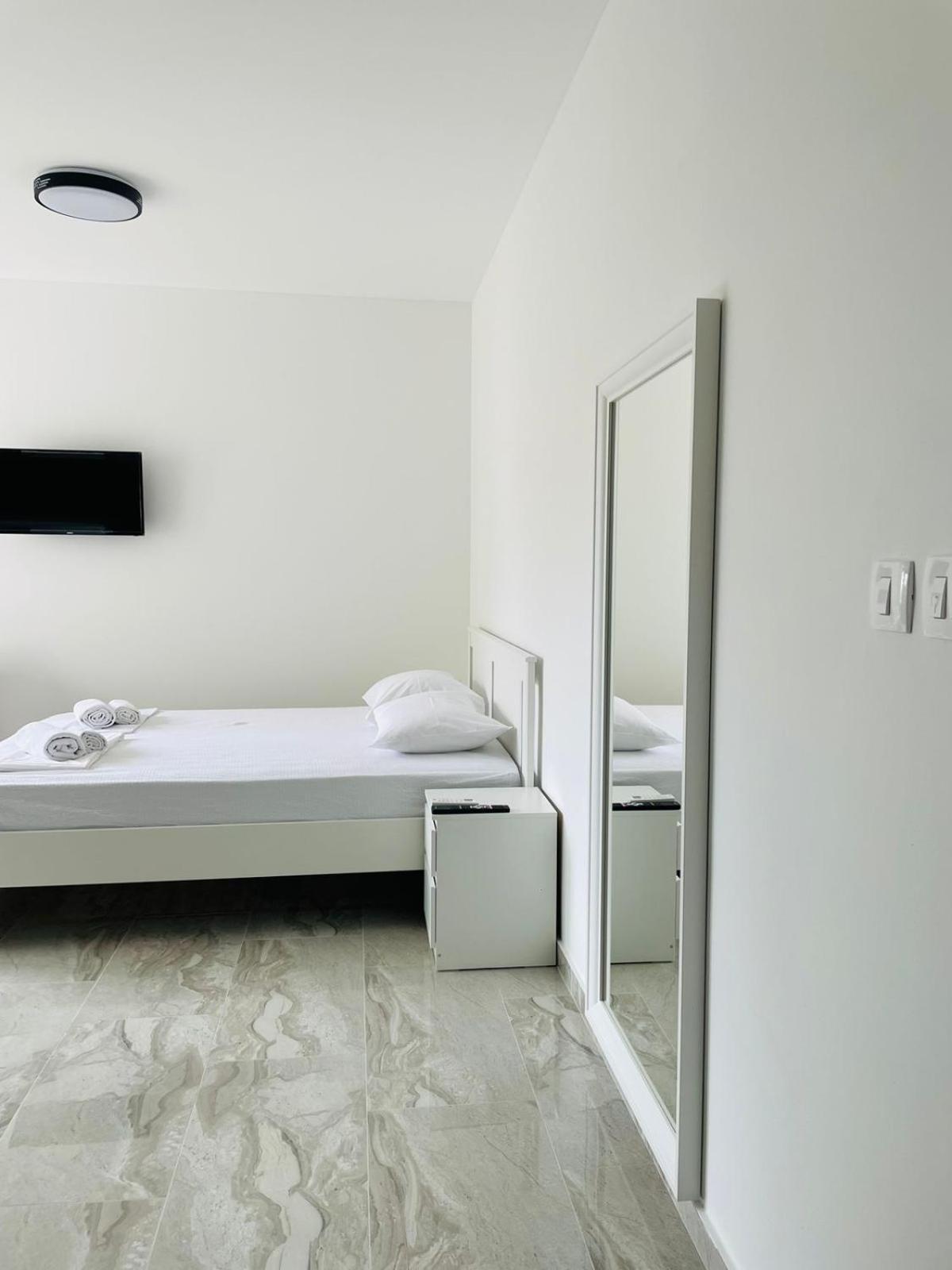 Aura Tower Apartments By Gaby Rafajlovići Esterno foto